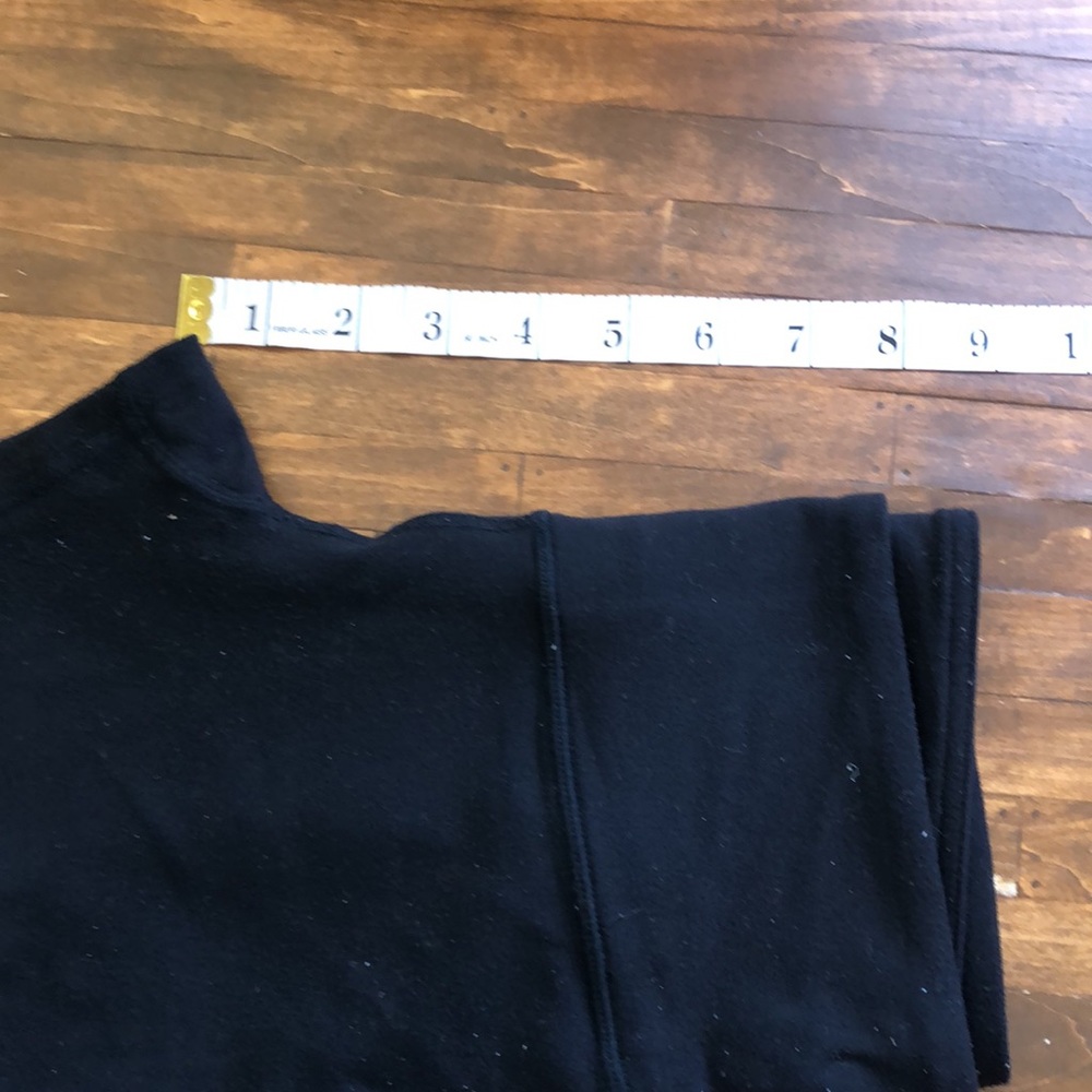 LULULEMON Black Crop Yoga Athletic Athleisure Legging Size 4 reversible - Picture 6 of 9